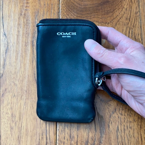 Coach wristlet/wallet- black leather - Picture 4 of 4